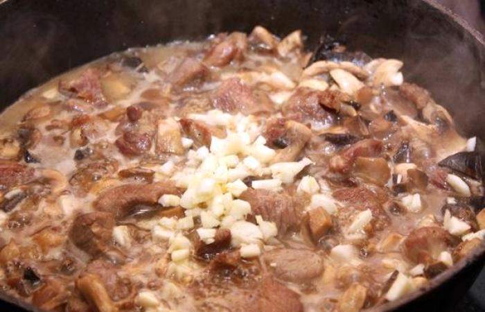 Рецепт Паста с индейкой и грибами шаг-5