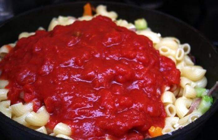 Рецепт Паста с овощами в томатном соусе шаг-5
