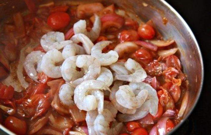 Рецепт Паста с помидорами черри и креветками шаг-5