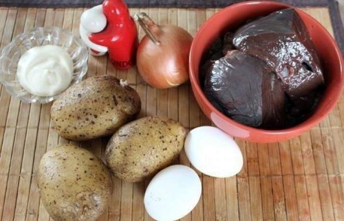 Рецепт Печеночные котлеты с картофелем шаг-1