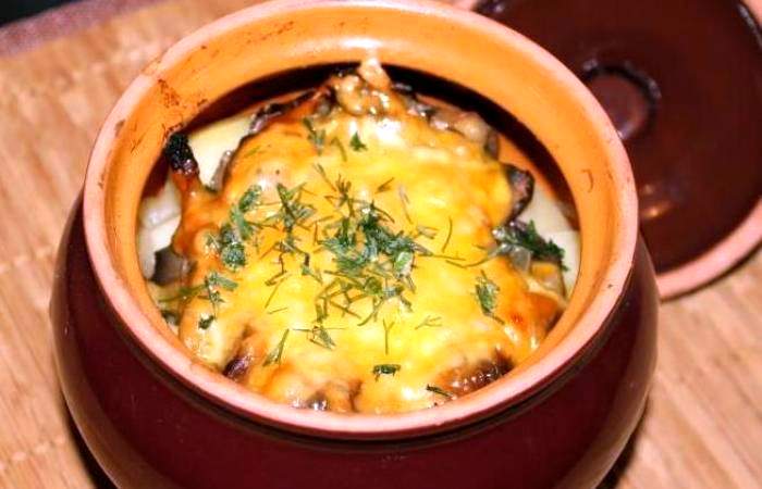 Рецепт Пельмени, запеченные в горшочках Готовим Мясо Пельмени, запеченные в горшочках
