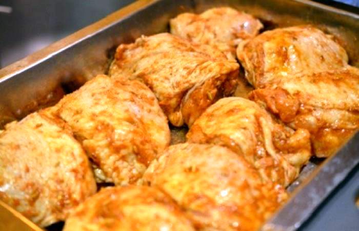 Рецепт Пикантные куриные бедрышки в духовке шаг-3