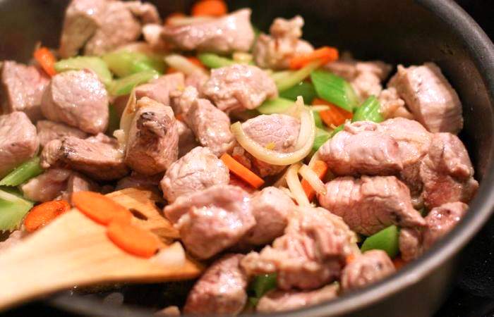 Рецепт Рагу со свининой, овощами и лапшой  шаг-4
