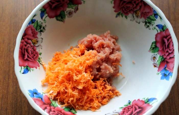 Рецепт Рыбные котлеты с морковью и сыром шаг-1