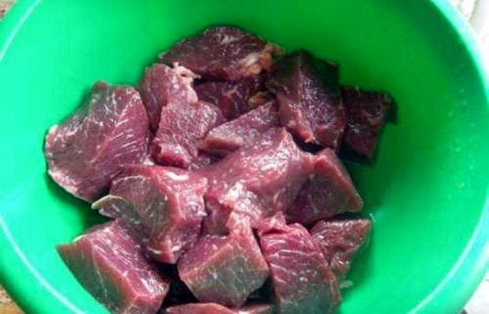 Рецепт Шашлык из говядины в беконе шаг-1