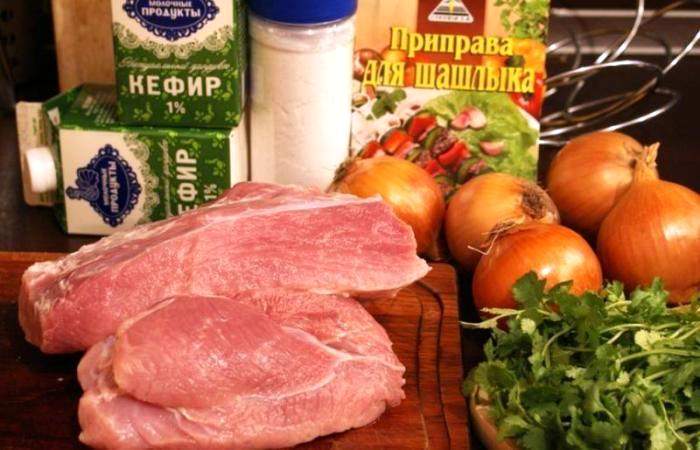 Рецепт Шашлык из свинины на кефире шаг-1