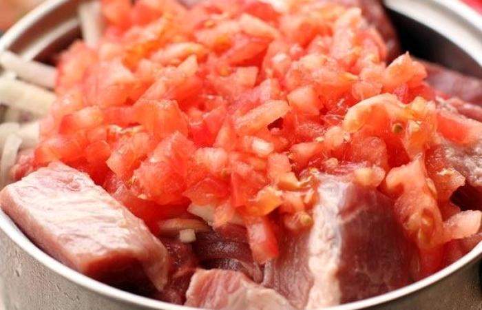 Рецепт Шашлык из свиной шеи с помидорами шаг-3