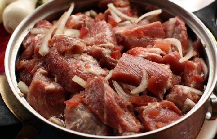 Рецепт Шашлык из свиной шеи с помидорами  шаг-4