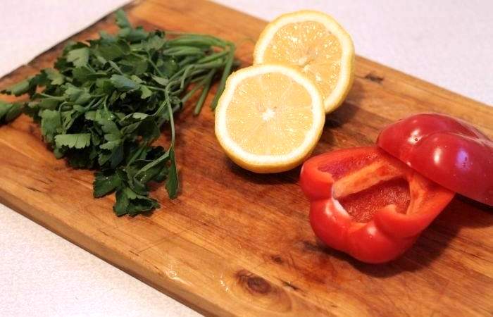 Рецепт Сибас, запеченный в фольге с овощами  шаг-2