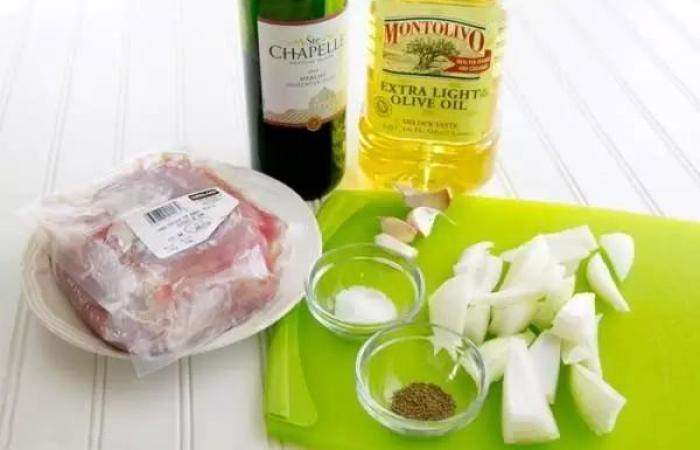Рецепт Свиной шашлык в красном вине шаг-1