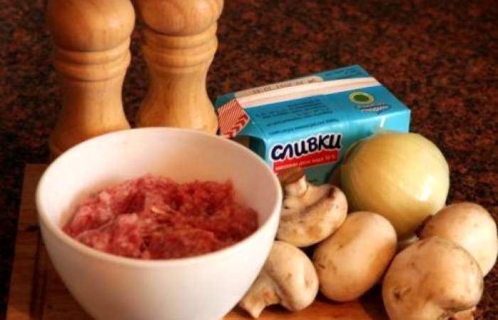 Рецепт Тефтели с картофелем и грибным соусом шаг-1