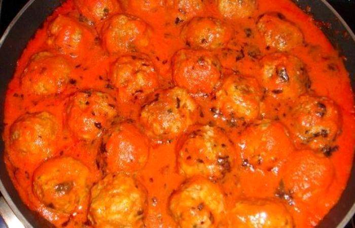 Рецепт Тефтели в томатном соусе с базиликом шаг-11