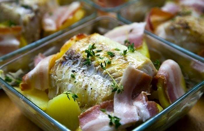 Рецепт Треска с картофелем и беконом шаг-6