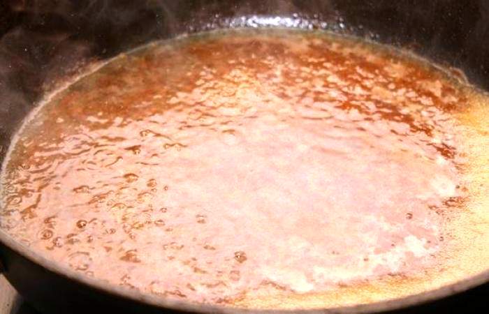 Рецепт Тушеная говядина с картофелем в горшочках шаг-3