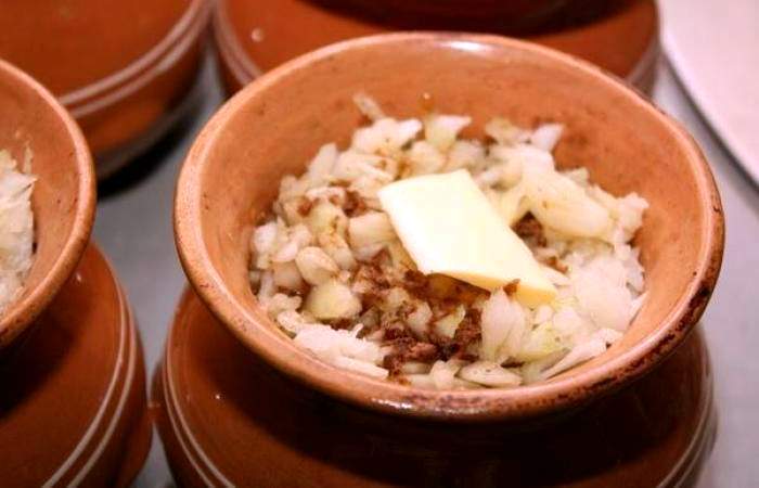 Рецепт Тушеная говядина с картофелем в горшочках шаг-6