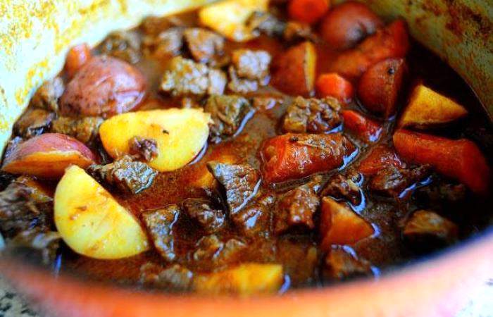 Рецепт Тушеная говядина с пивом и картофелем Готовим Мясо Тушеная говядина с пивом и картофелем