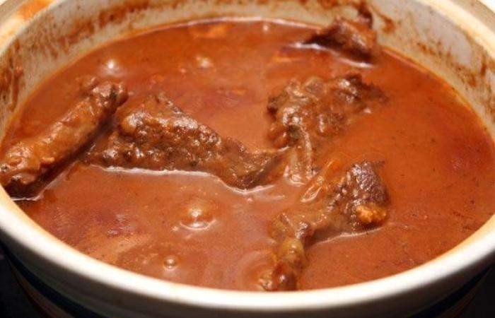 Рецепт Тушеная говядина в томатном соусе шаг-7