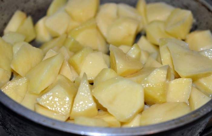 Рецепт Тушеная картошка с курицей  шаг-2