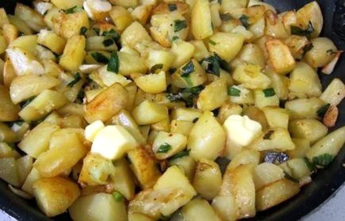 Рецепт Яичница с горошком и картофелем шаг-9