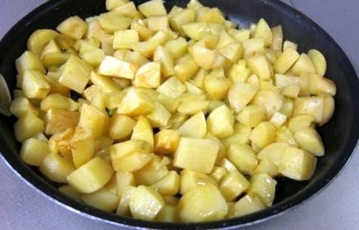 Рецепт Яичница с горошком и картофелем шаг-6