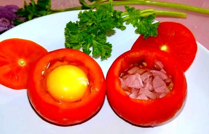 Рецепт Глазунья в помидорах шаг-3
