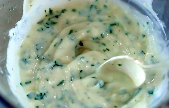 Рецепт Запеченные куриные ножки в йогуртовом соусе в панировке шаг-6
