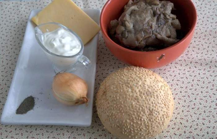 Рецепт Жульен с грибами в булочке шаг-1