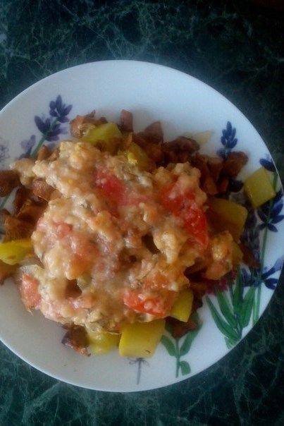 Рецепт Кабачки с лисичками под сливочно-чесночном соусом с помидорами Готовим Вегетарианские Кабачки с лисичками под сливочно-чесночном соусом с помидорами