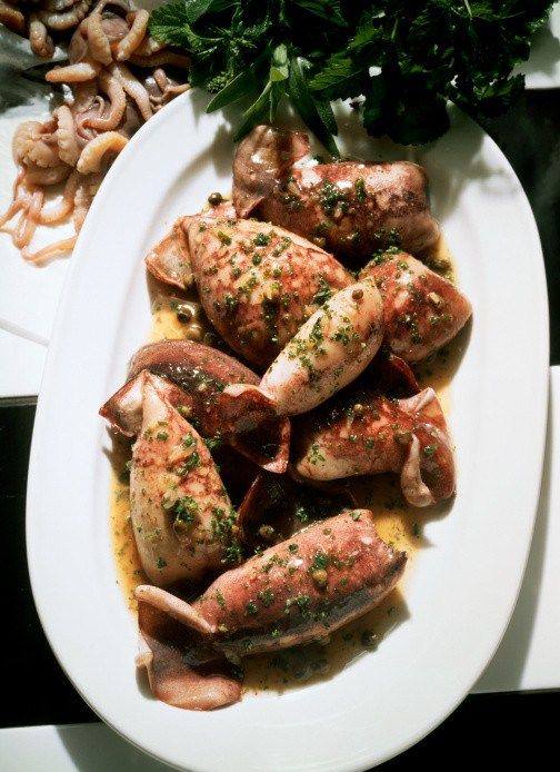 Рецепт Кальмары, фаршированные грибами и сыром Готовим Рыба Кальмары, фаршированные грибами и сыром