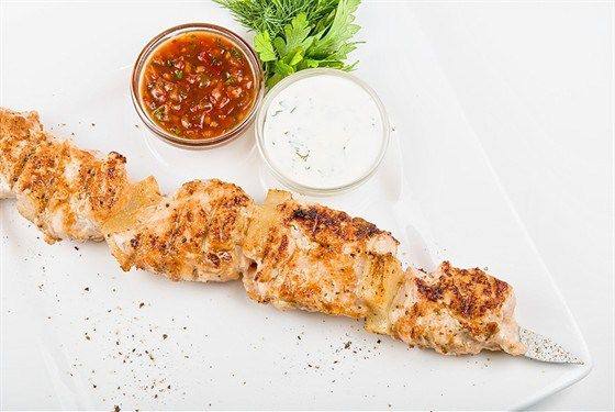 Рецепт Шашлыки из маринованной курицы и лука с соусом барбекю Готовим Мясо Шашлыки из маринованной курицы и лука с соусом барбекю