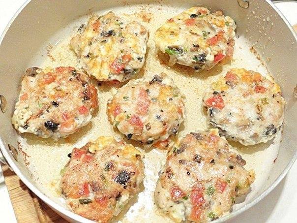Рецепт Куриные котлеты с грибами и сыром шаг-6