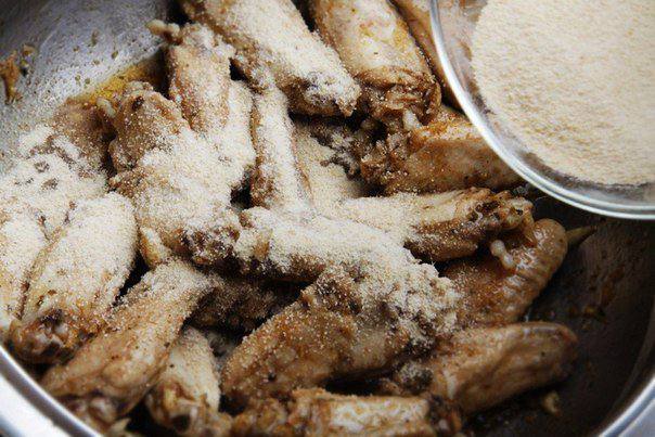 Рецепт Куриные крылышки с сыром пармезан шаг-3