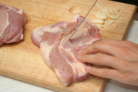 Рецепт Отбивные из свинины с специями  шаг-4