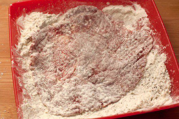Рецепт Отбивные из телятины со сливочным соусом шаг-3