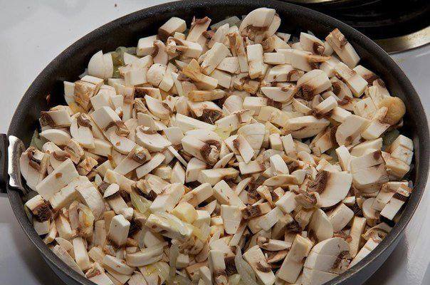 Рецепт Рулеты из свинины с грибами  шаг-2