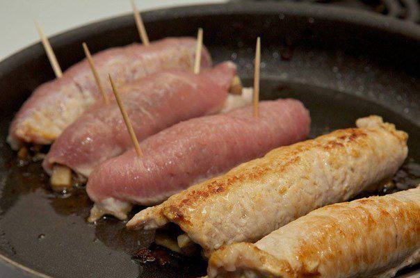 Рецепт Рулеты из свинины с грибами шаг-5