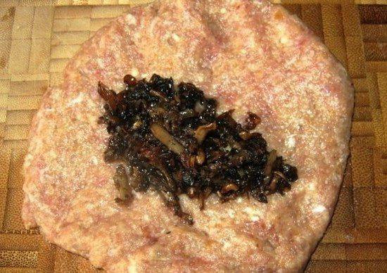 Рецепт Свиные зразы с грибами шаг-3