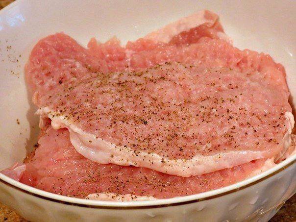 Рецепт Свининые рулеты с солеными огурцами шаг-3