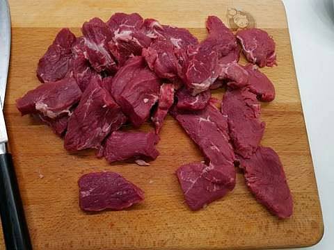 Рецепт Мясо с изюминкой шаг-1