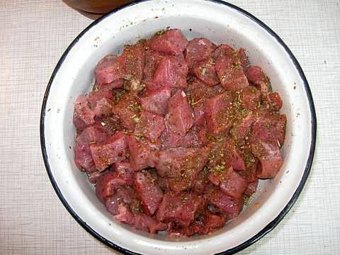 Рецепт Мясо (телятина) в тыкве и в духовке шаг-3