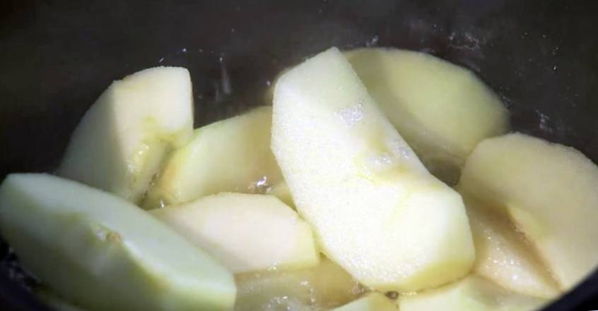 Рецепт Буженина с острыми яблочными блинчиками  шаг-2