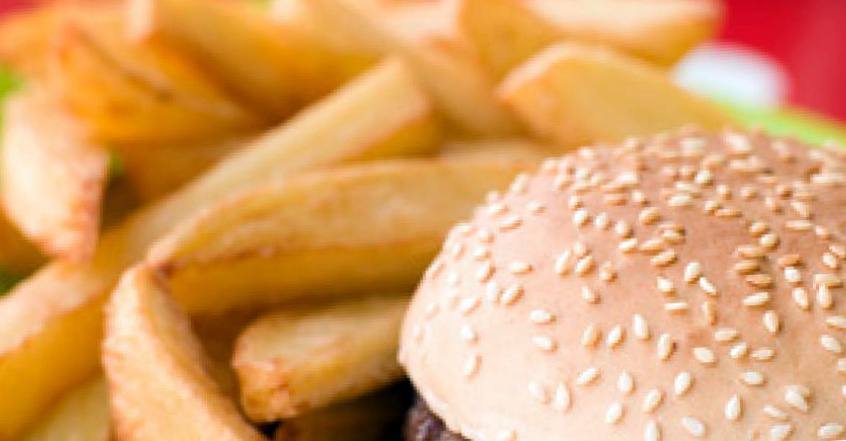 Рецепт Гамбургер с картофелем фри шаг-1