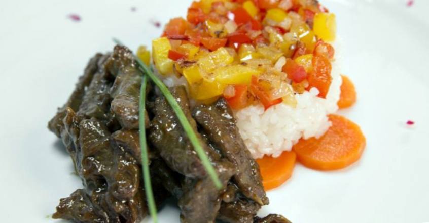Рецепт Говядина в остром соусе с рисом и овощами  шаг-4