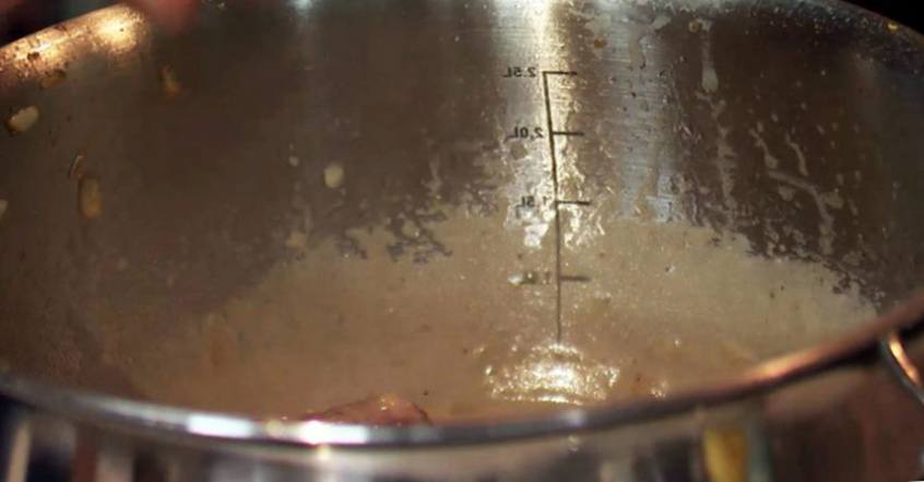 Рецепт Медальоны из свинины в кокосовом чили соусе с зелёным пюре шаг-3
