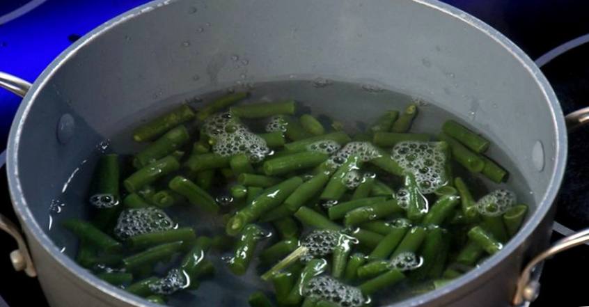 Рецепт Острая говядина в соевом соусе с зелёной фасолью  шаг-2