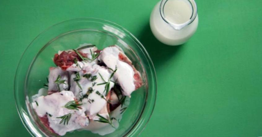 Рецепт Ребрышки в йогуртово-винном соусе шаг-1