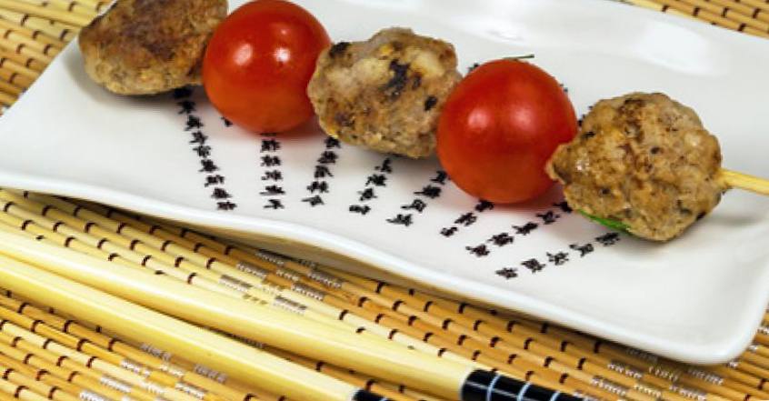 Рецепт Шашлык из мясных шариков и помидоров черри шаг-1