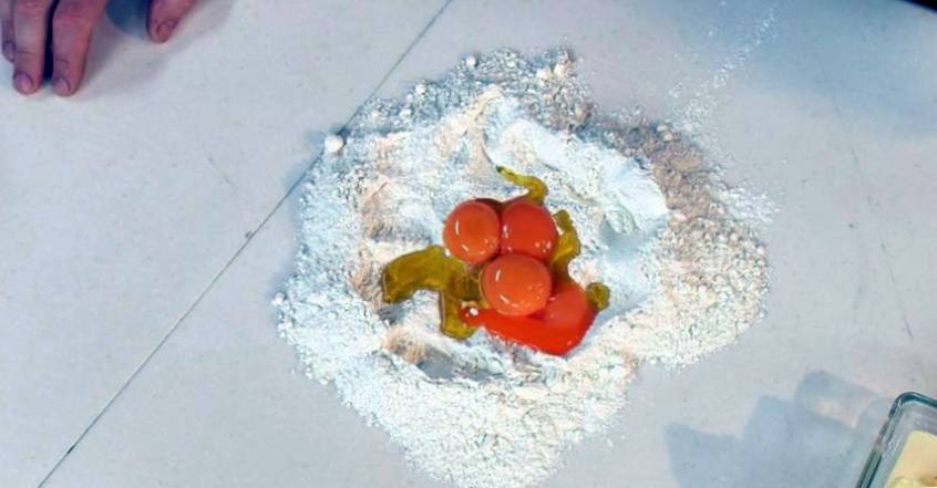 Рецепт Свинина в сырном соусе с домашней лапшой  шаг-2
