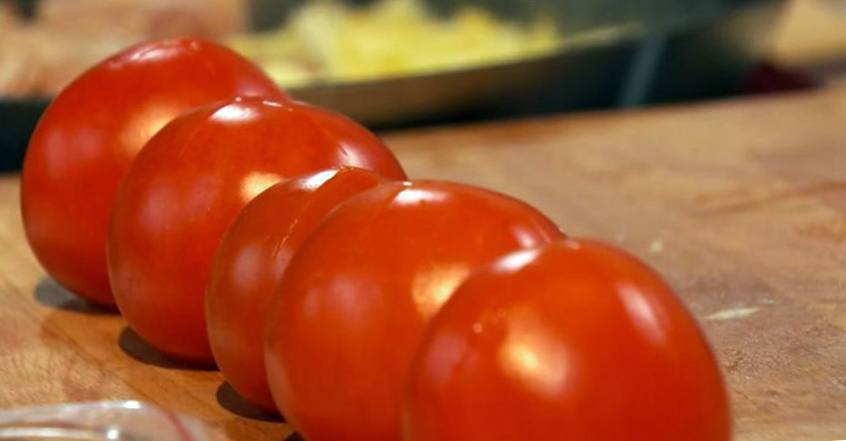Рецепт Телячьи хвосты, растомленные с томатами шаг-3