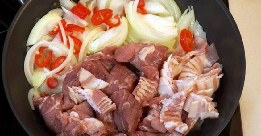 Рецепт Вареники со свининой и зелеными сливами шаг-3